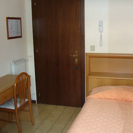 Hotel Astra 3*